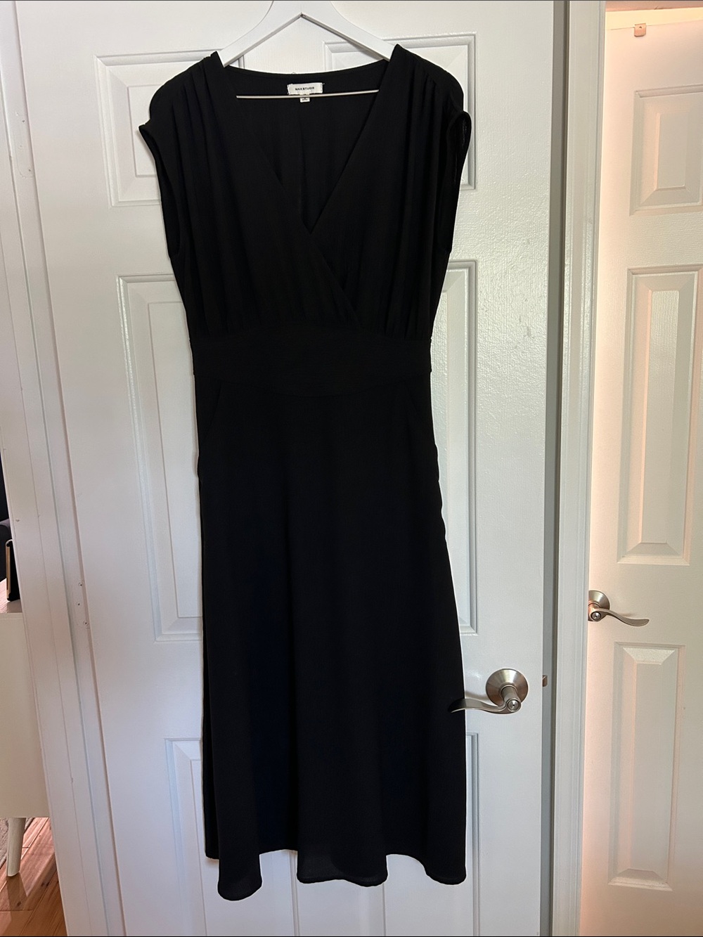 Max Studio Black Midi Dress with V-Neck and pockets